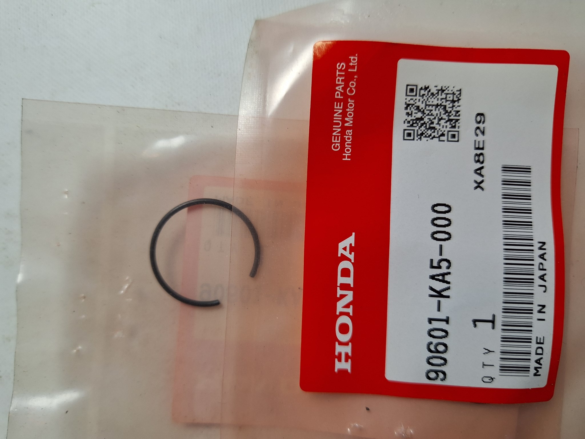 Picture of KOLBENBOLZEN-CLIP  90601-KA5-000  CR 450 RB
